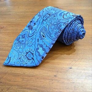 Daniel Milano 1956 Blue Paisley Patern 100% Silk Italian Neck Tie. 58 Inches